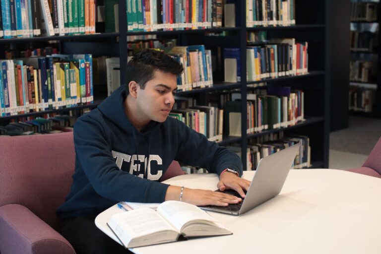 Comment mener des recherches en bibliothèque efficacement ?