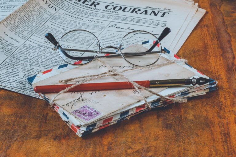 Pourquoi les lettres vagabondes captivent-elles tant l&rsquo;imaginaire ?